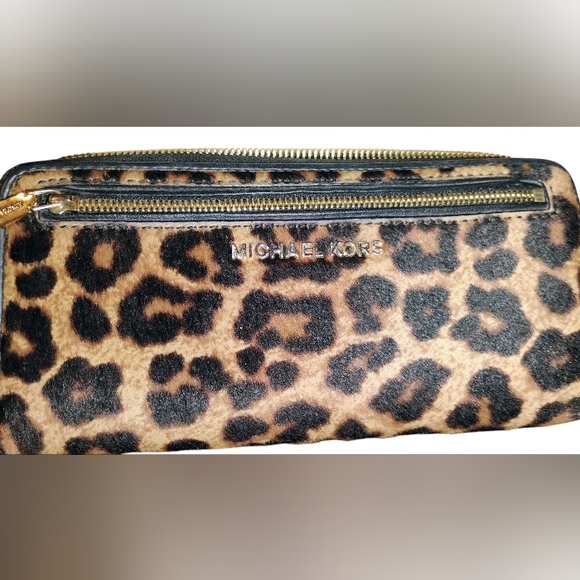 Michael Kors Cheetah Print Calf Hair Zip Around Wallet - Picture 1 of 10